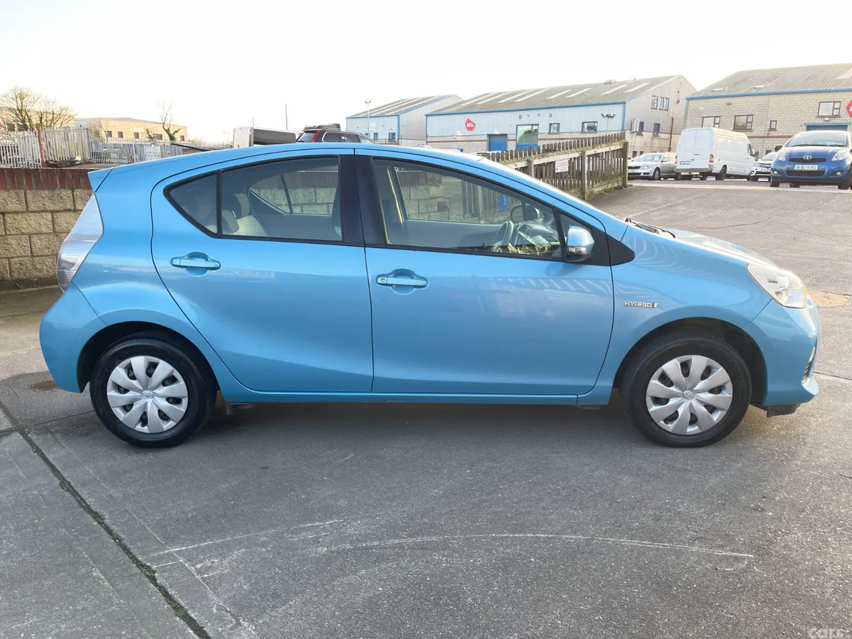 Toyota Aqua Hatchback, Petrol Hybrid, 2014, Blue