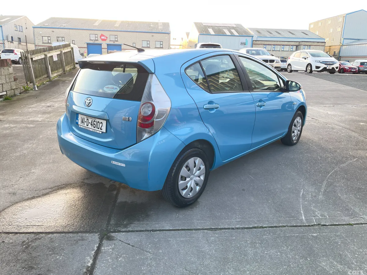 Toyota Aqua Hatchback, Petrol Hybrid, 2014, Blue