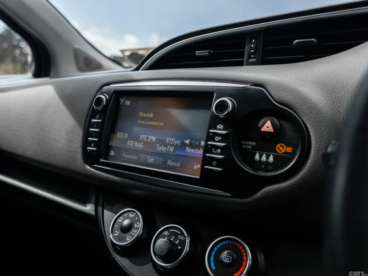 Toyota Yaris Hatchback, Petrol, 2018, Grey