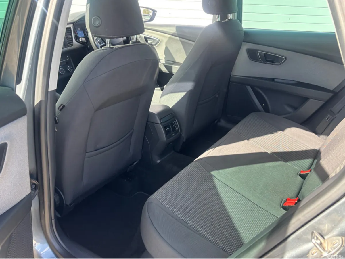 SEAT Leon Hatchback, Diesel, 2018, Grey