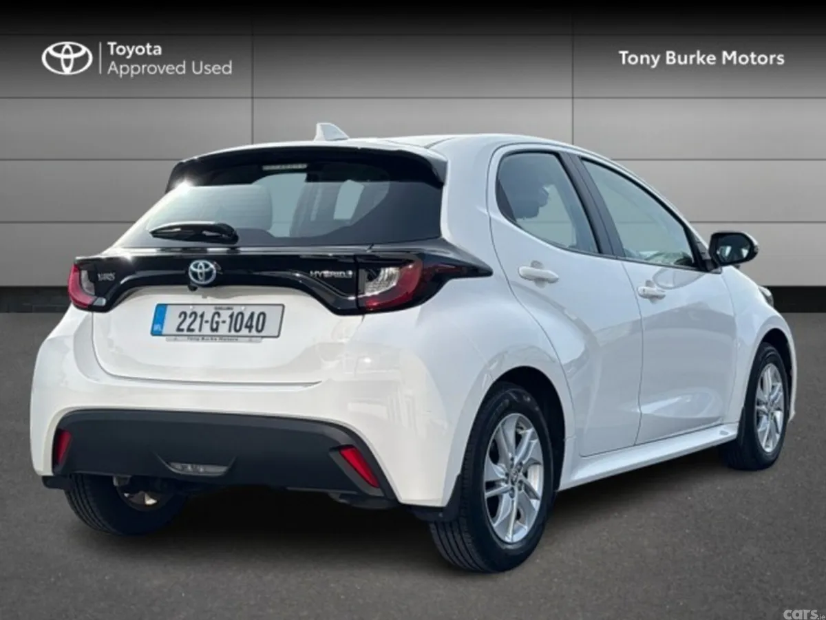 Toyota Yaris Hatchback, Petrol Hybrid, 2020, White