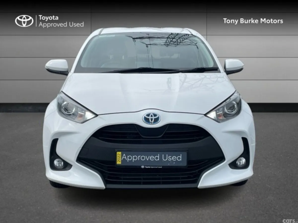 Toyota Yaris Hatchback, Petrol Hybrid, 2020, White