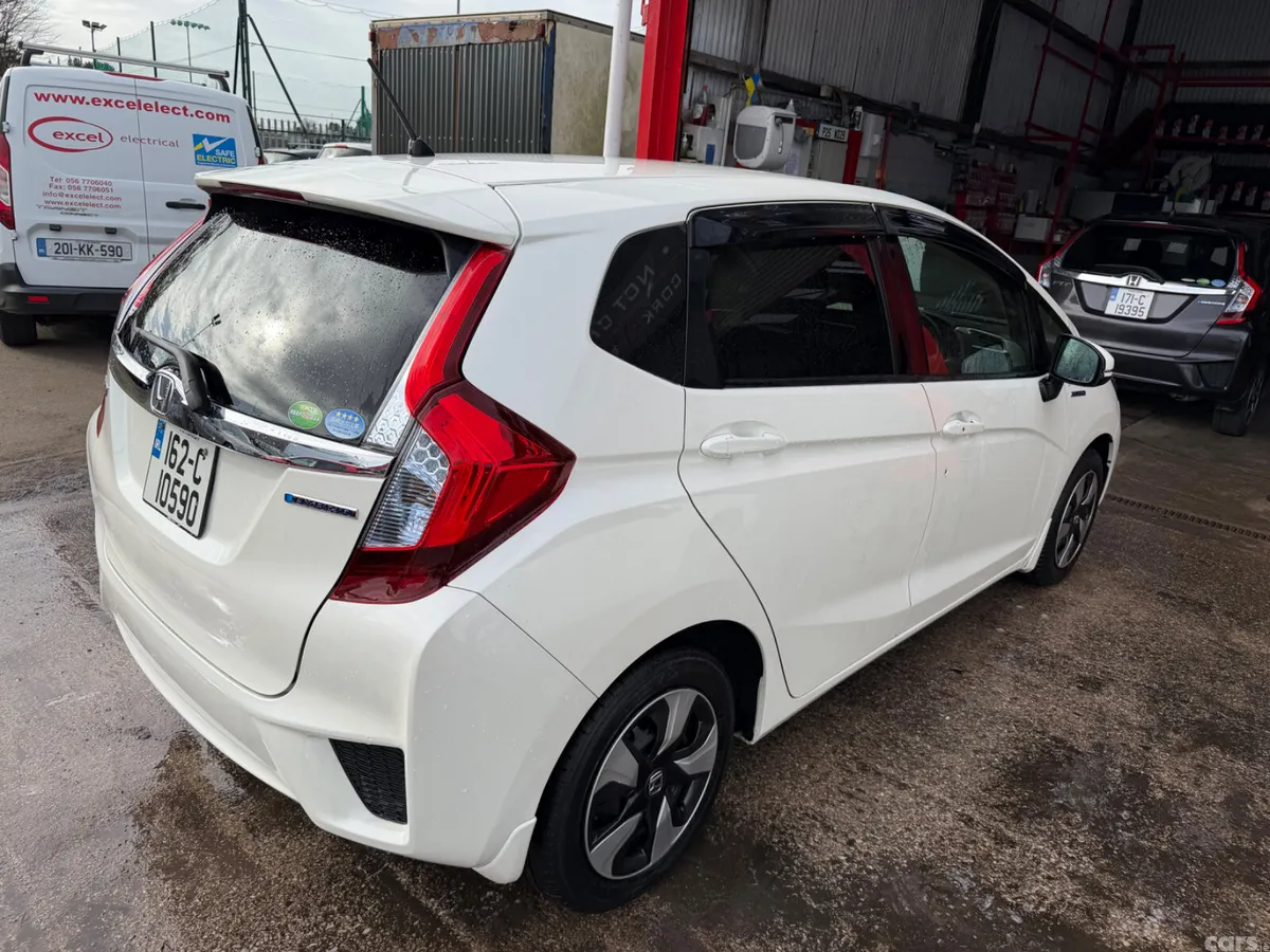 Honda Fit Hatchback, Petrol Hybrid, 2016, White