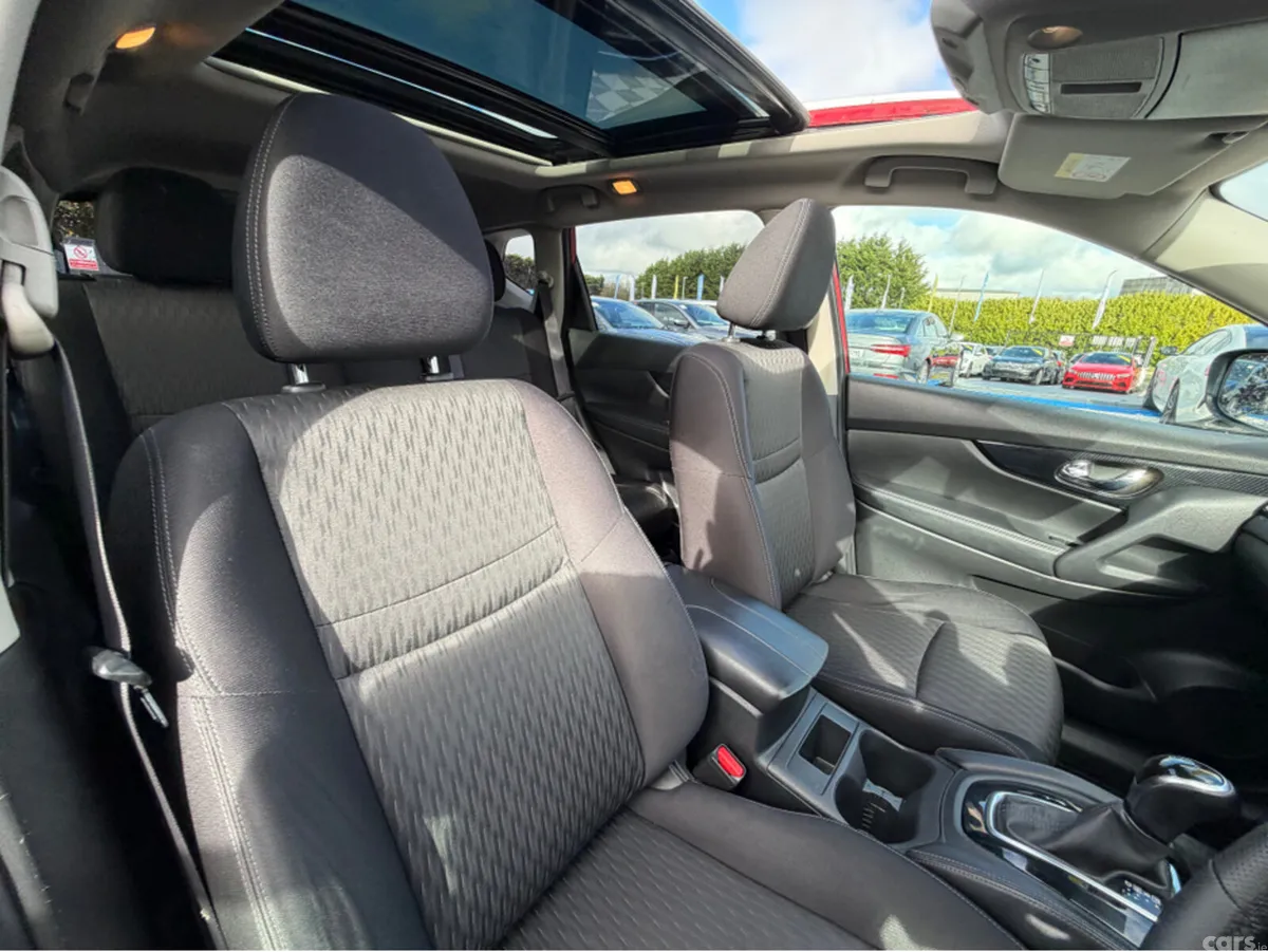 Nissan X-Trail SUV, Diesel, 2020, Red