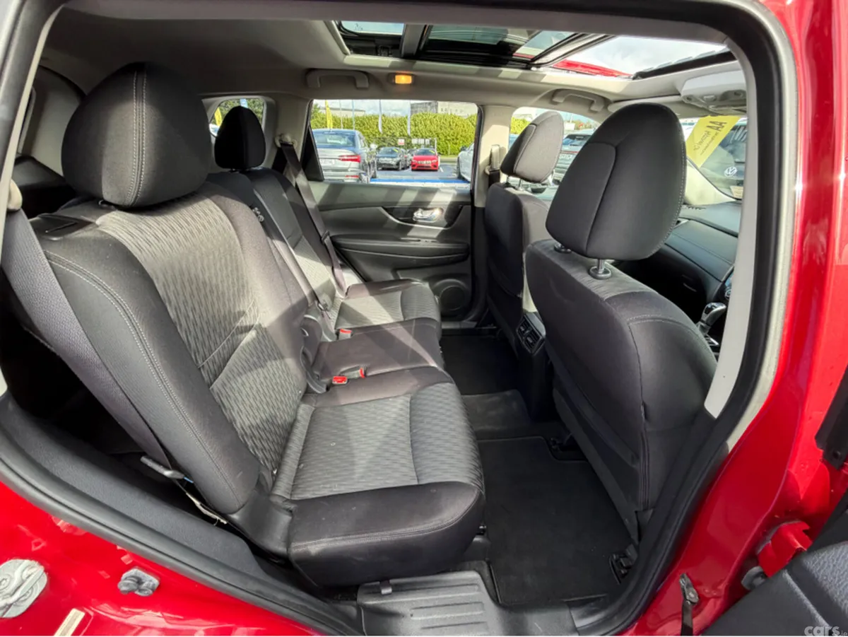 Nissan X-Trail MPV, Diesel, 2020, Red