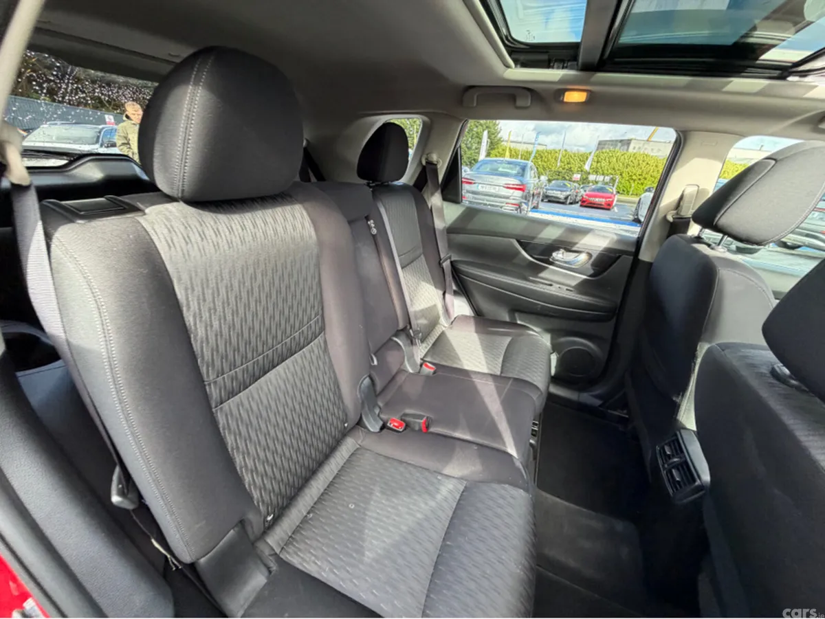 Nissan X-Trail MPV, Diesel, 2020, Red