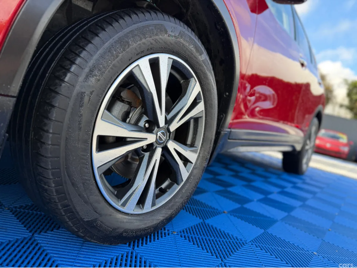 Nissan X-Trail MPV, Diesel, 2020, Red