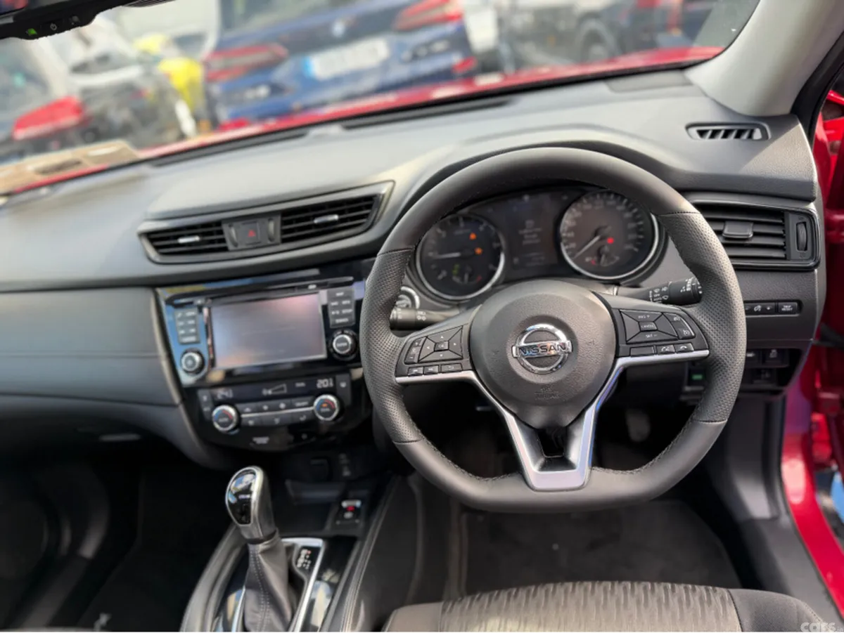 Nissan X-Trail MPV, Diesel, 2020, Red