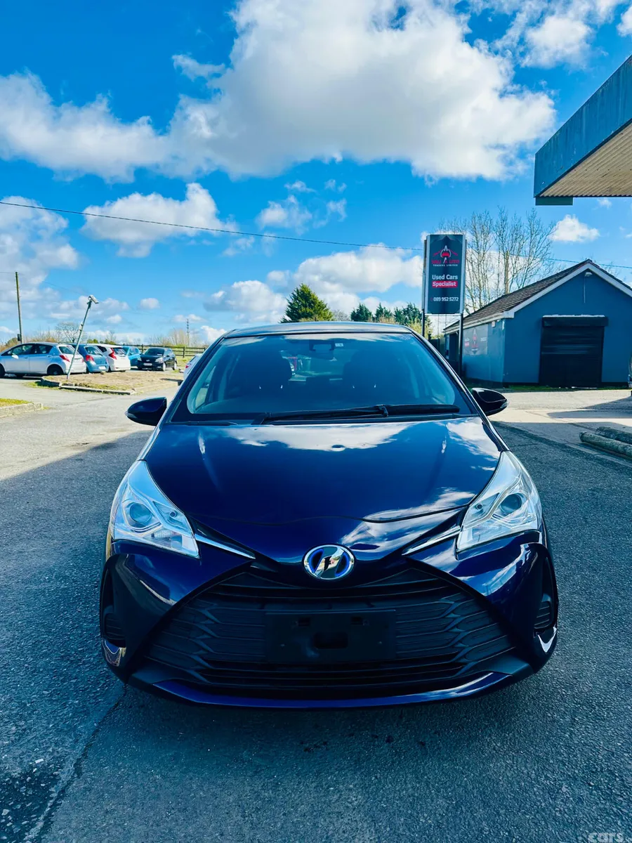 Toyota Vitz Hatchback, Petrol Hybrid, 2018, Blue