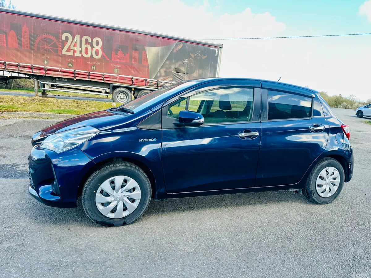 Toyota Vitz Hatchback, Petrol Hybrid, 2018, Blue