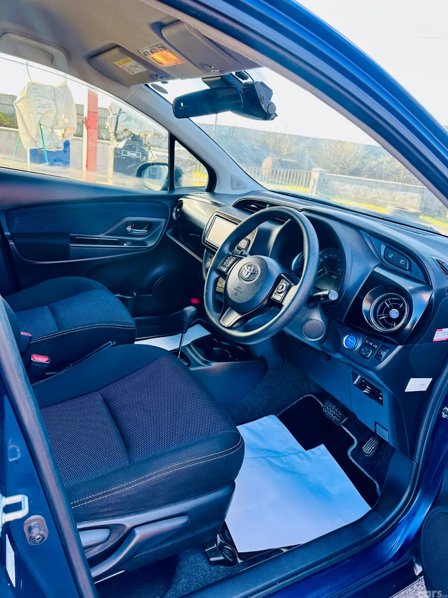Toyota Vitz Hatchback, Petrol Hybrid, 2018, Blue