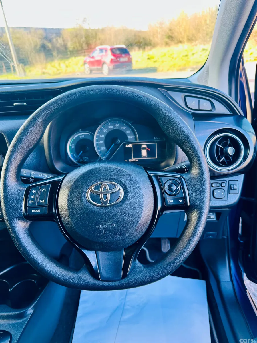 Toyota Vitz Hatchback, Petrol Hybrid, 2018, Blue