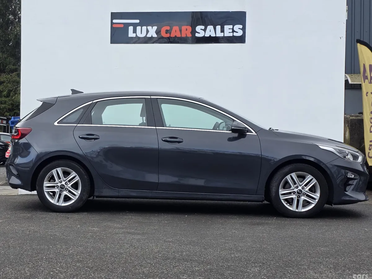 Kia Ceed Hatchback, Petrol, 2019, Grey