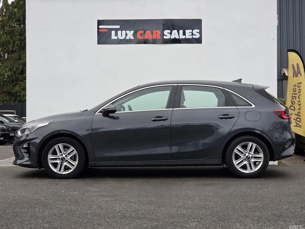 Kia Ceed Hatchback, Petrol, 2019, Grey