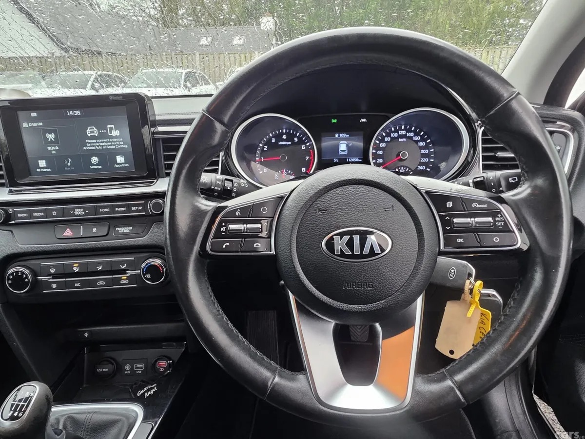 Kia Ceed Hatchback, Petrol, 2019, Grey