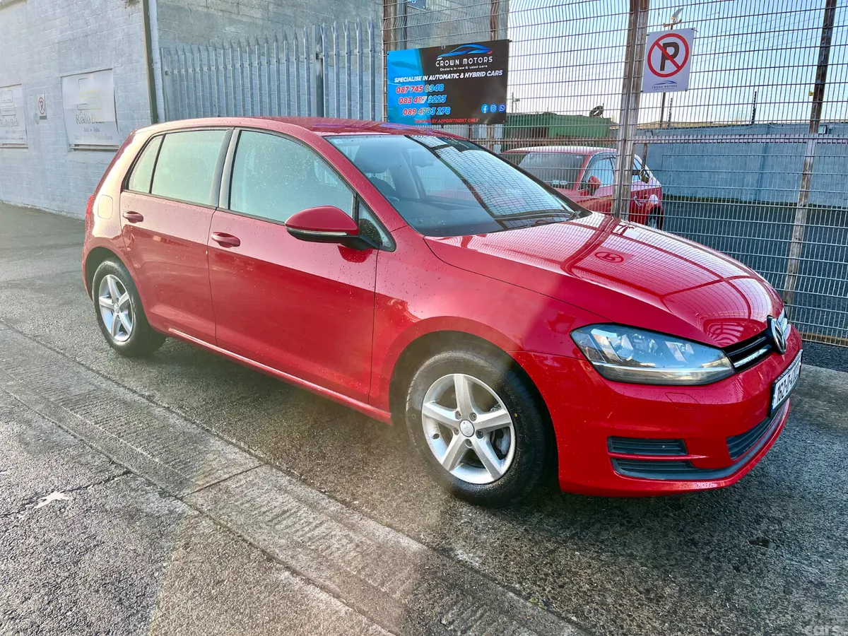 Volkswagen Golf Hatchback, Petrol, 2016, Red