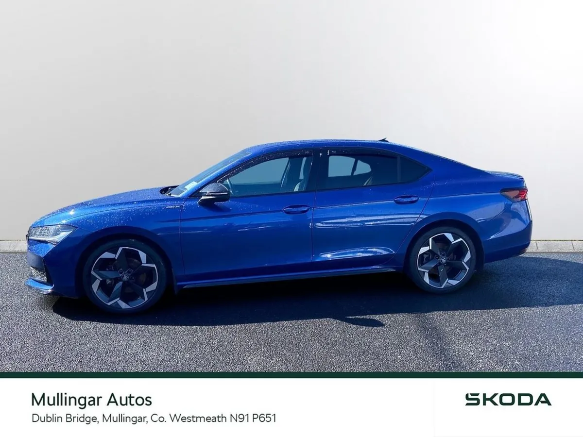 Skoda Superb Saloon, Diesel, 2025, Blue