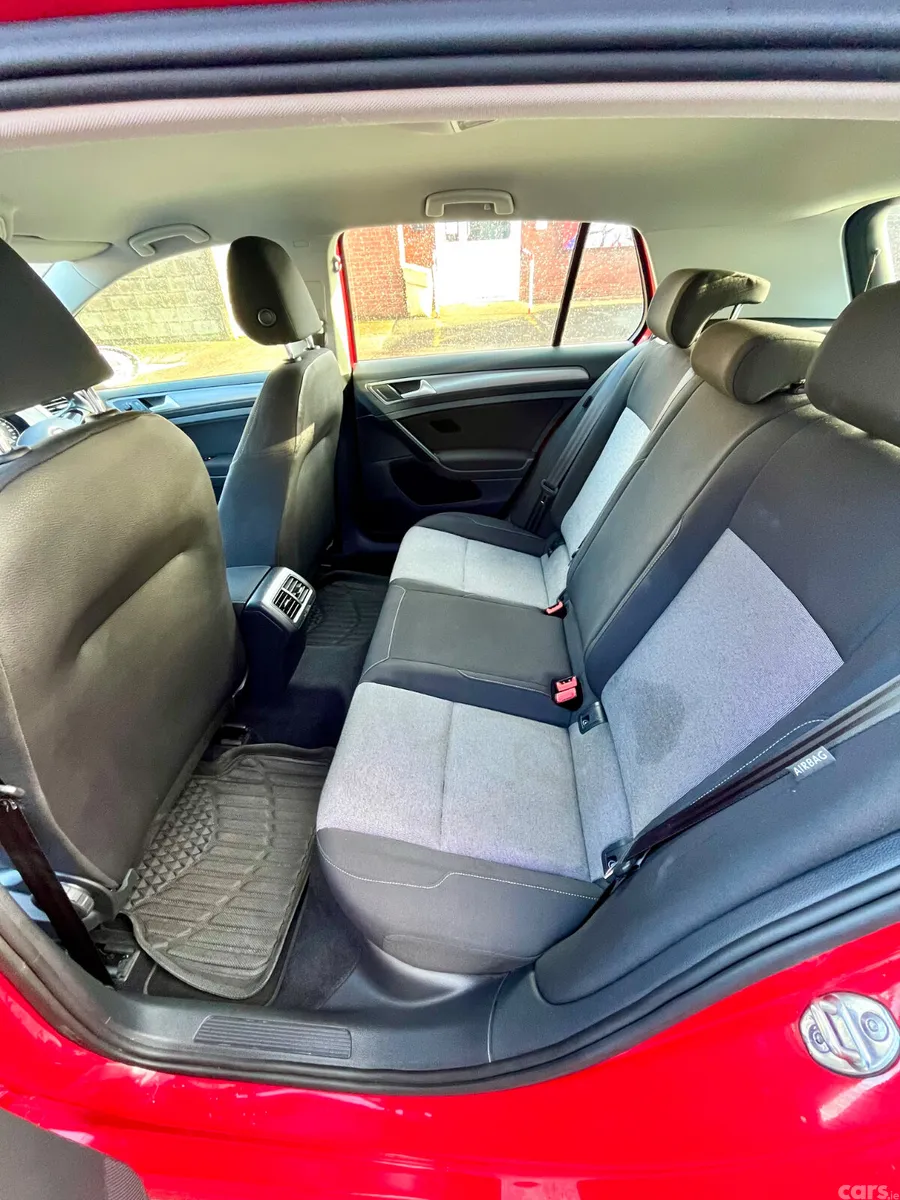 Volkswagen Golf Hatchback, Petrol, 2016, Red