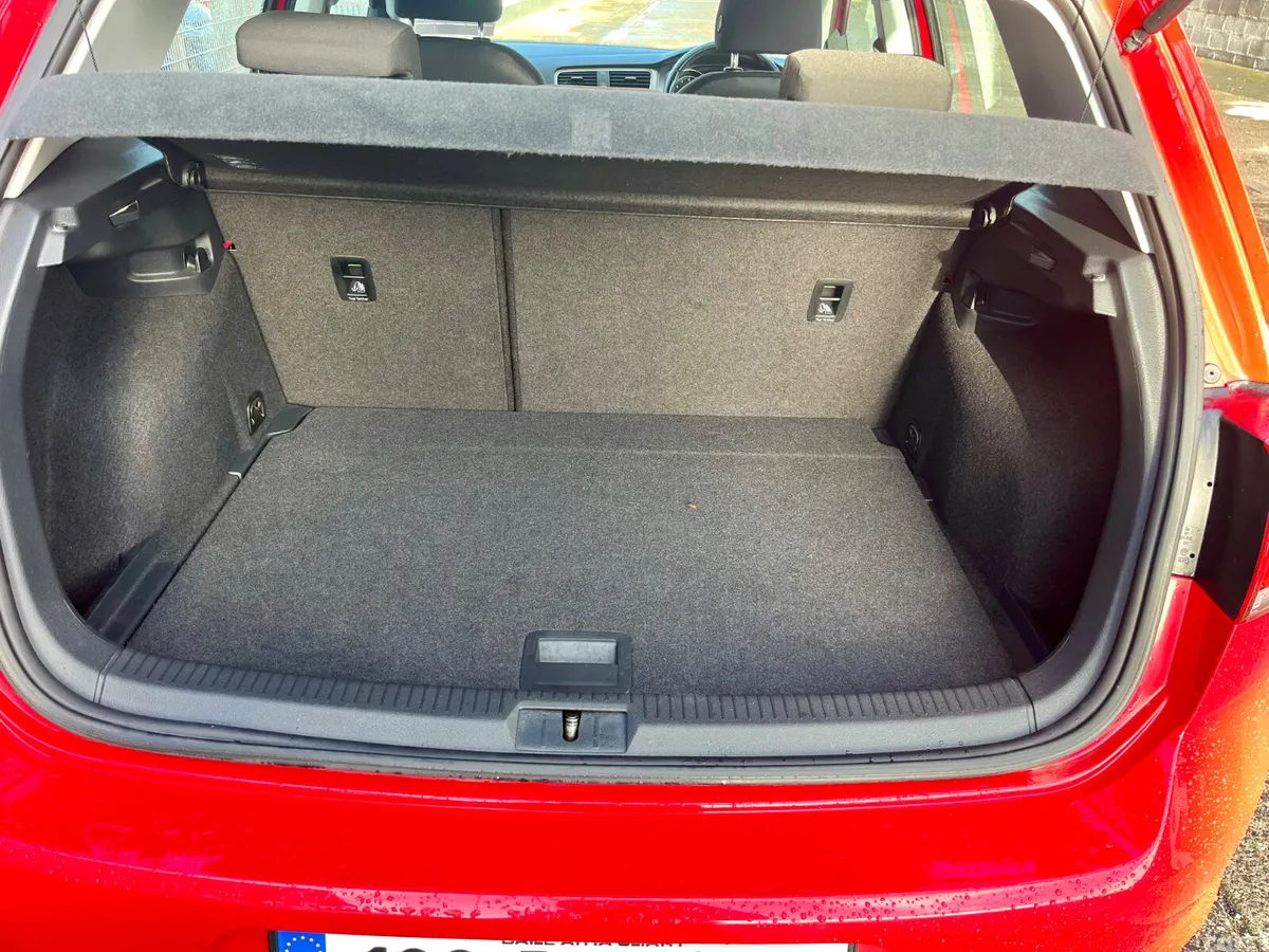 Volkswagen Golf Hatchback, Petrol, 2016, Red