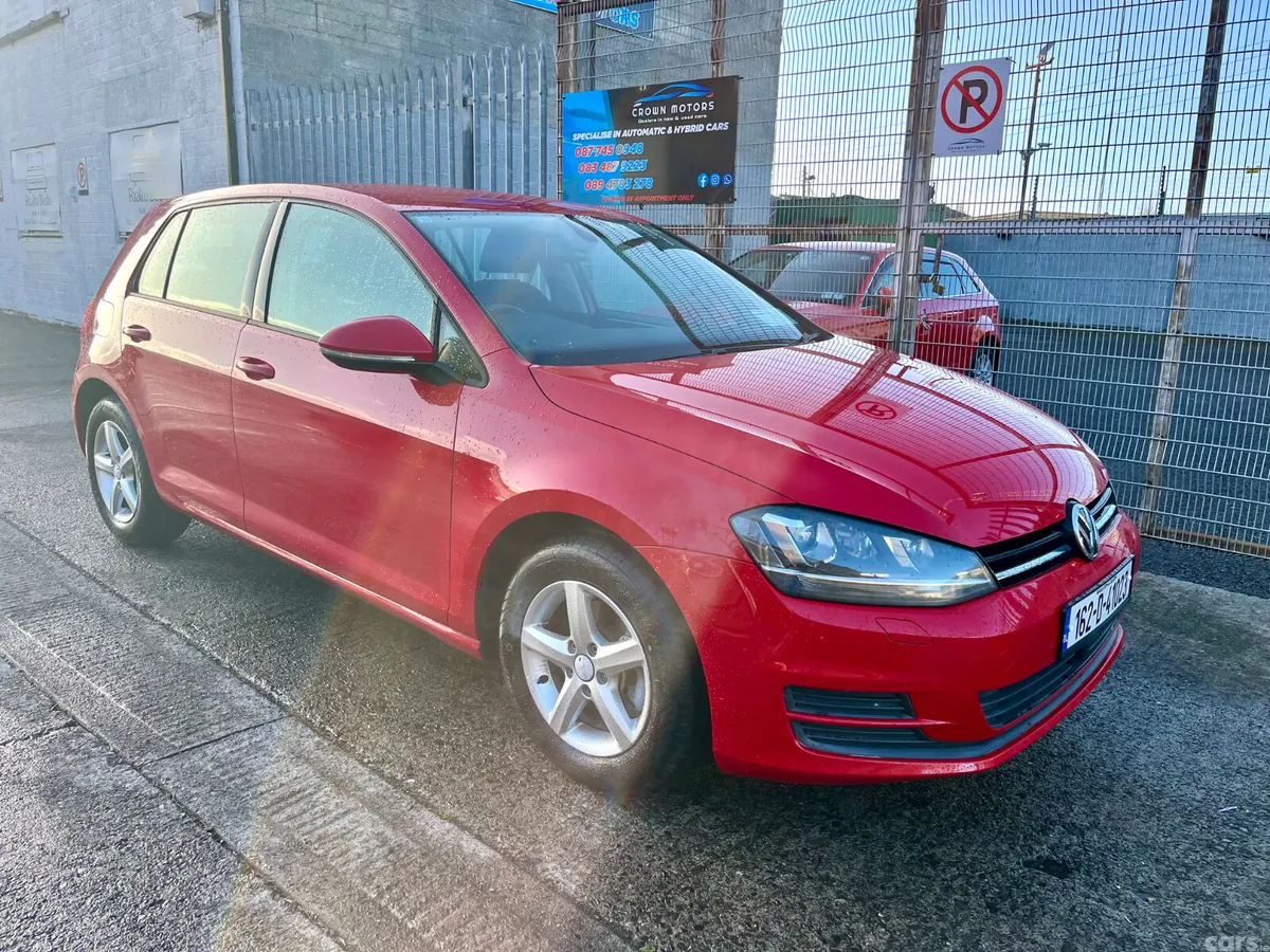 Volkswagen Golf Hatchback, Petrol, 2016, Red