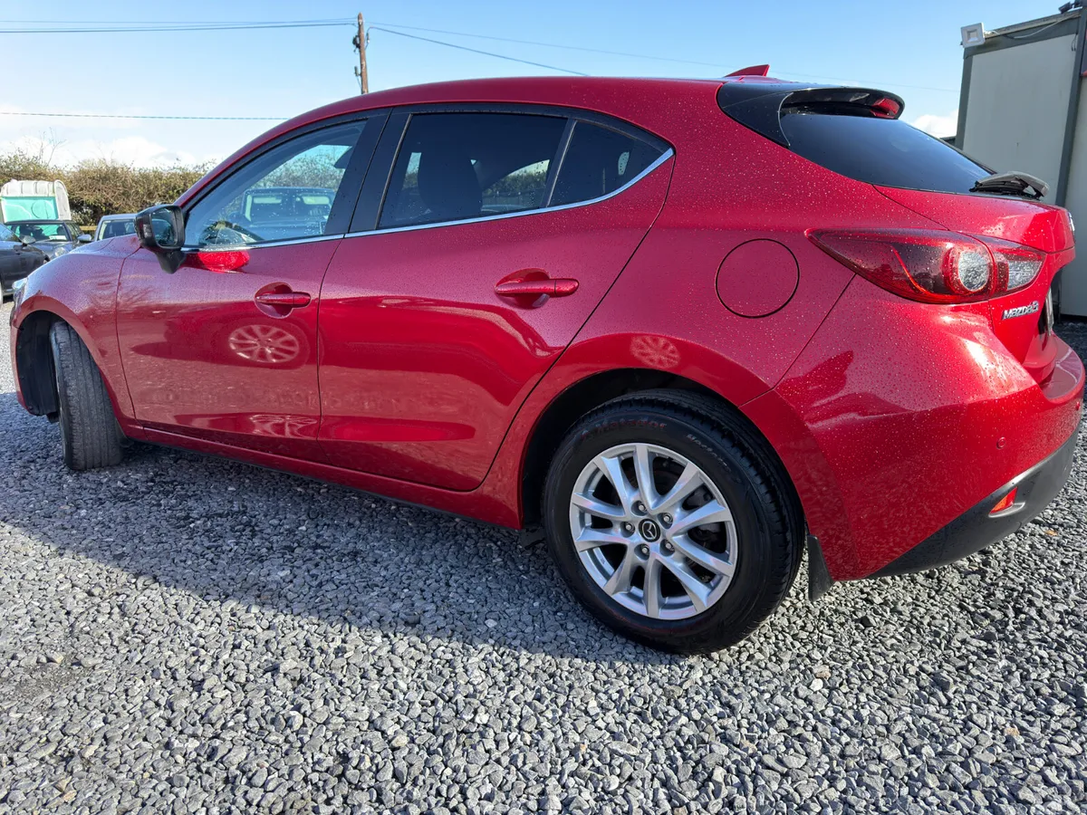 Mazda Mazda3 Hatchback, Diesel, 2017, Red