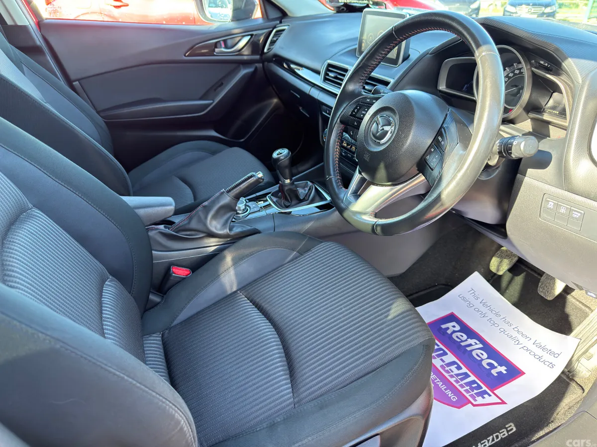 Mazda Mazda3 Hatchback, Diesel, 2017, Red