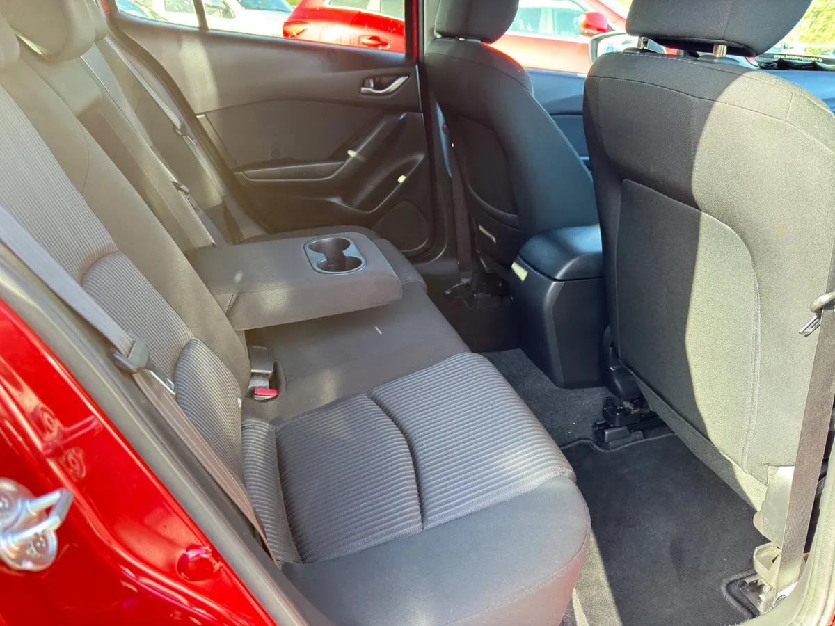 Mazda Mazda3 Hatchback, Diesel, 2017, Red