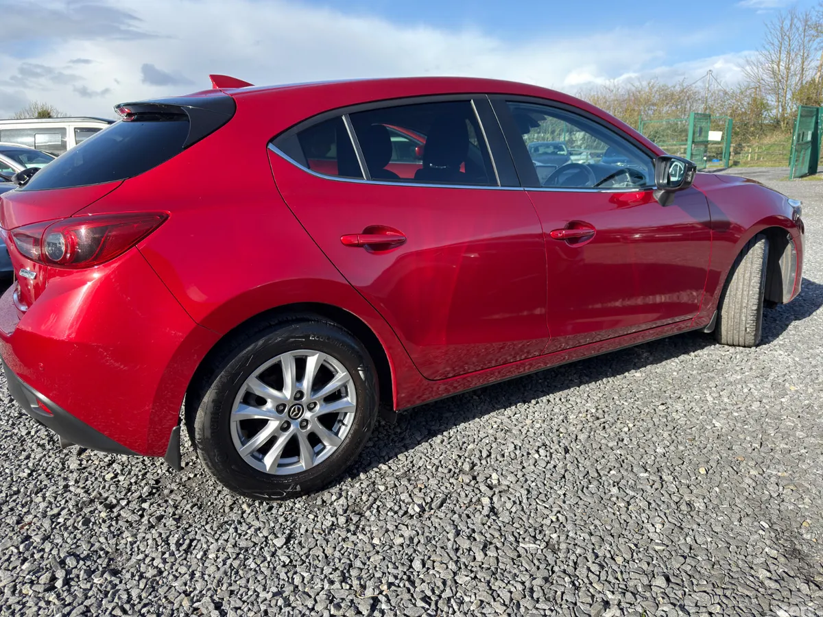 Mazda Mazda3 Hatchback, Diesel, 2017, Red