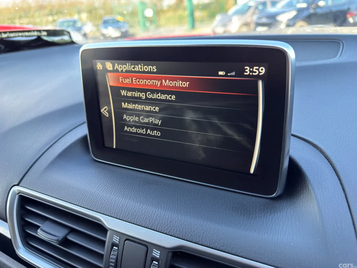 Mazda Mazda3 Hatchback, Diesel, 2017, Red