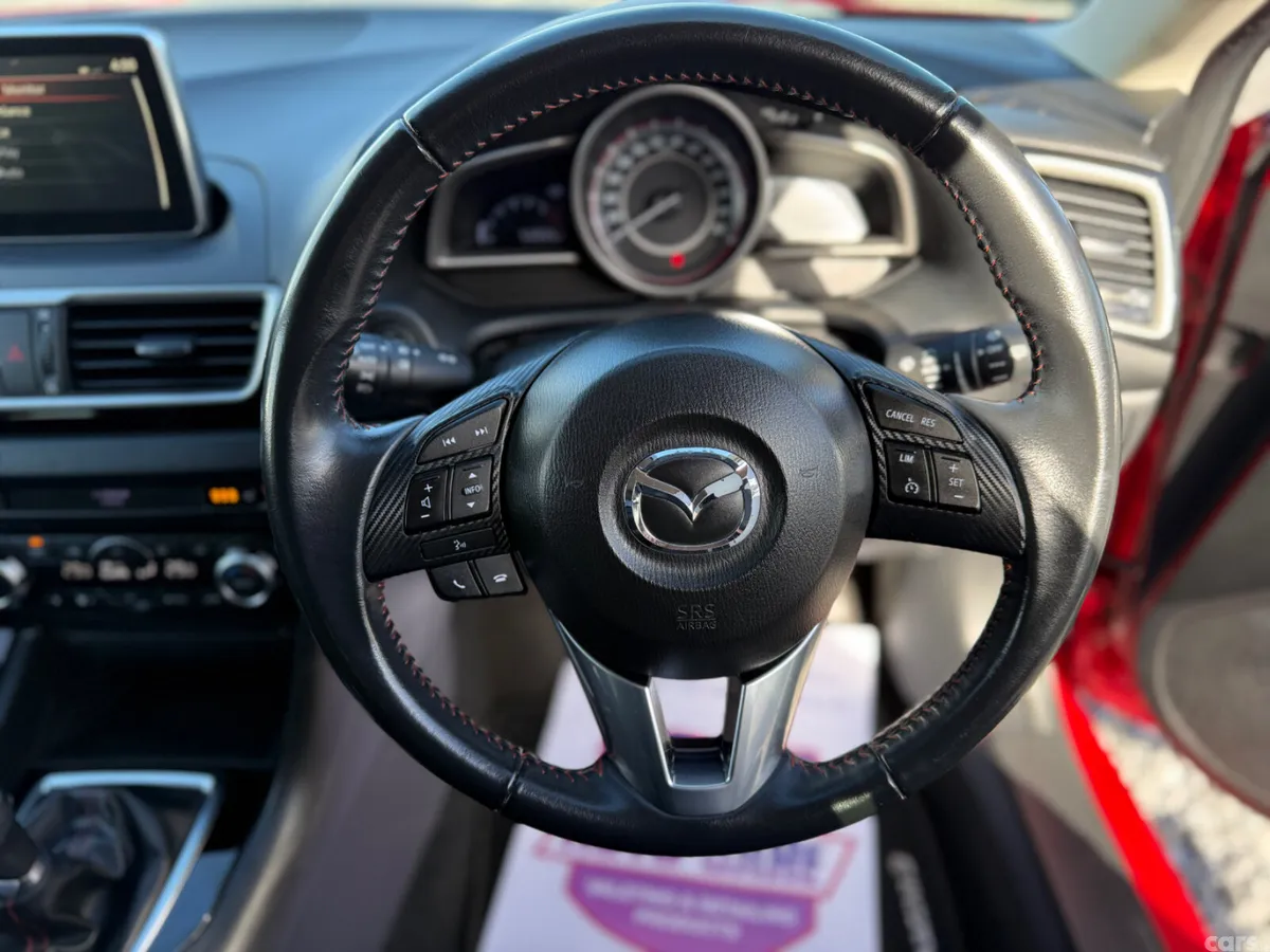 Mazda Mazda3 Hatchback, Diesel, 2017, Red