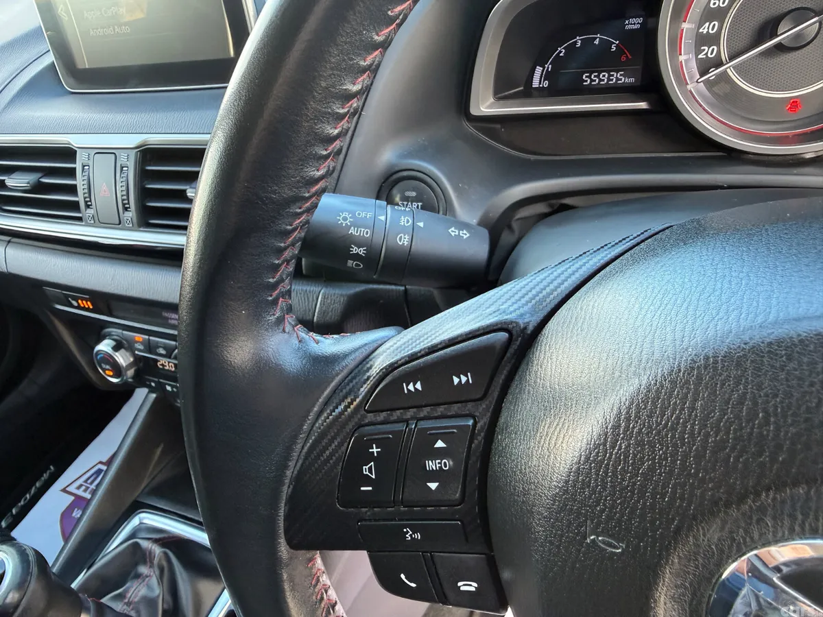 Mazda Mazda3 Hatchback, Diesel, 2017, Red