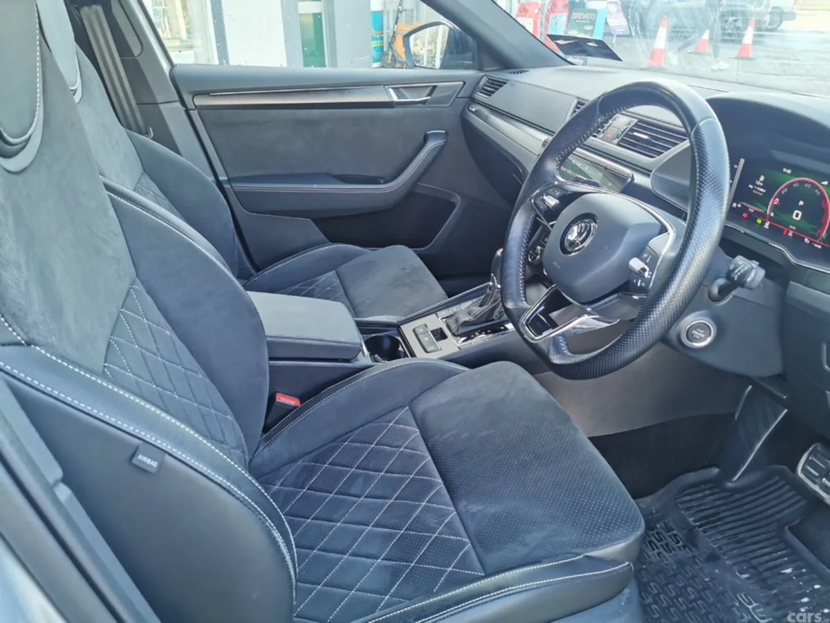 Skoda Superb Hatchback, Diesel, 2024, Grey