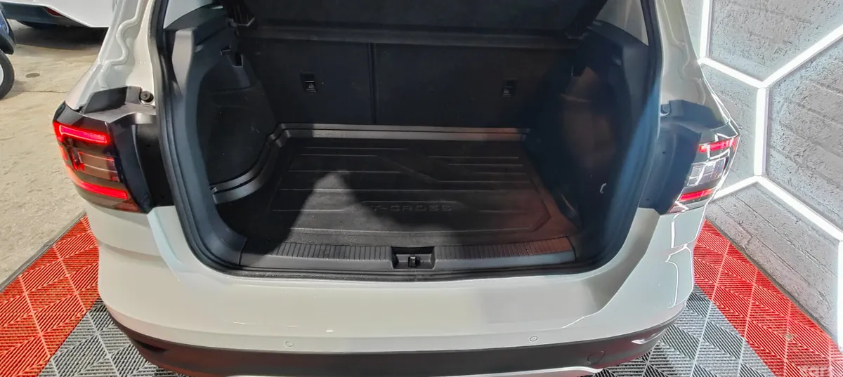 Volkswagen T-Cross SUV, Petrol, 2020, White