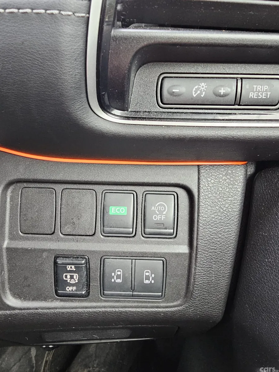 Nissan Serena MPV, Petrol Hybrid, 2017, Red