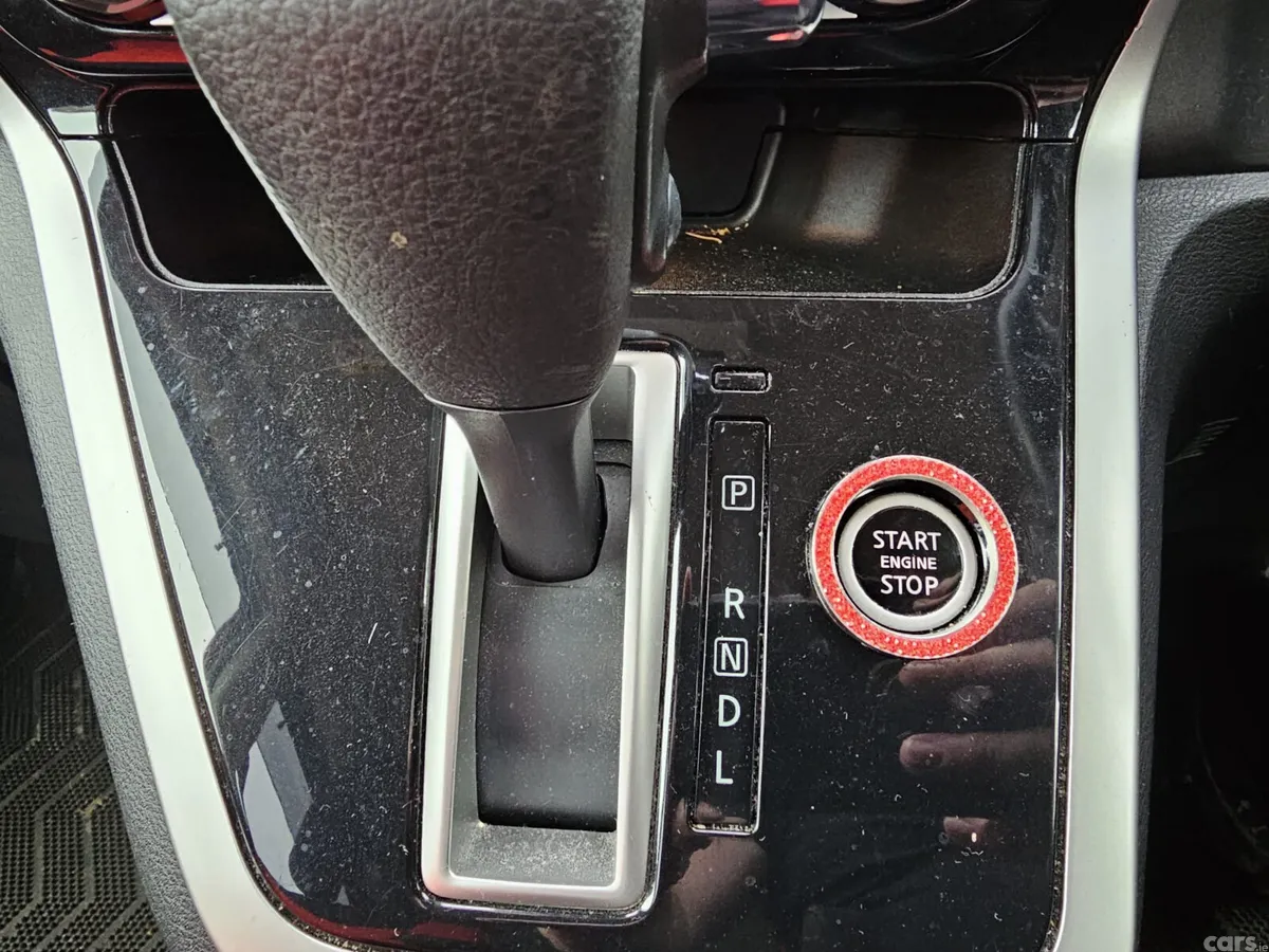 Nissan Serena MPV, Petrol Hybrid, 2017, Red