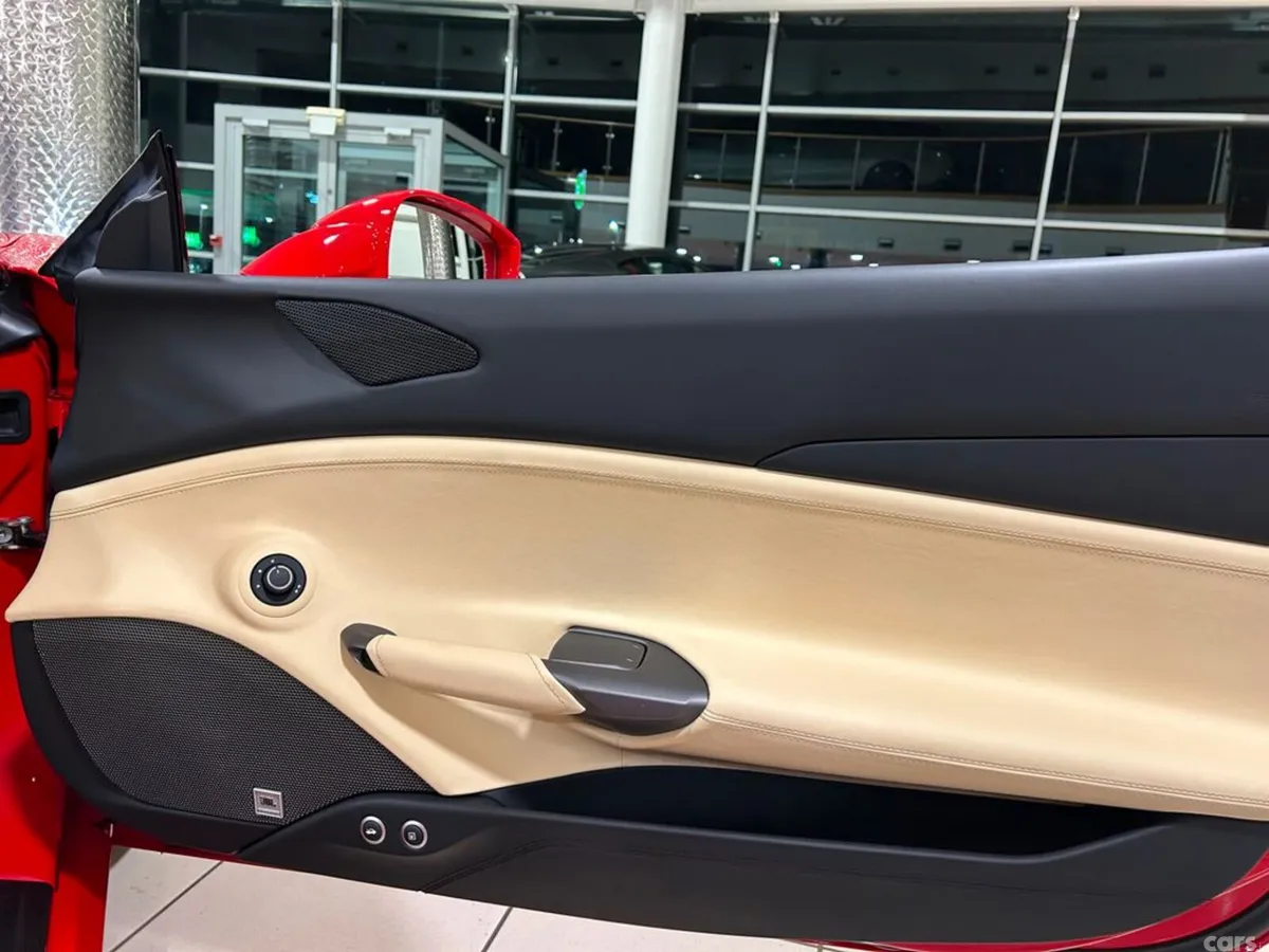 Ferrari 488 Convertible, Petrol, 2017, Red