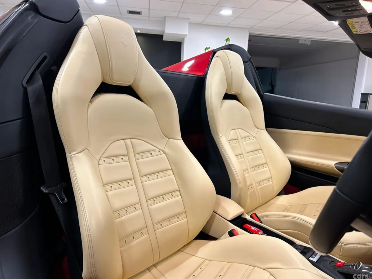 Ferrari 488 Convertible, Petrol, 2017, Red