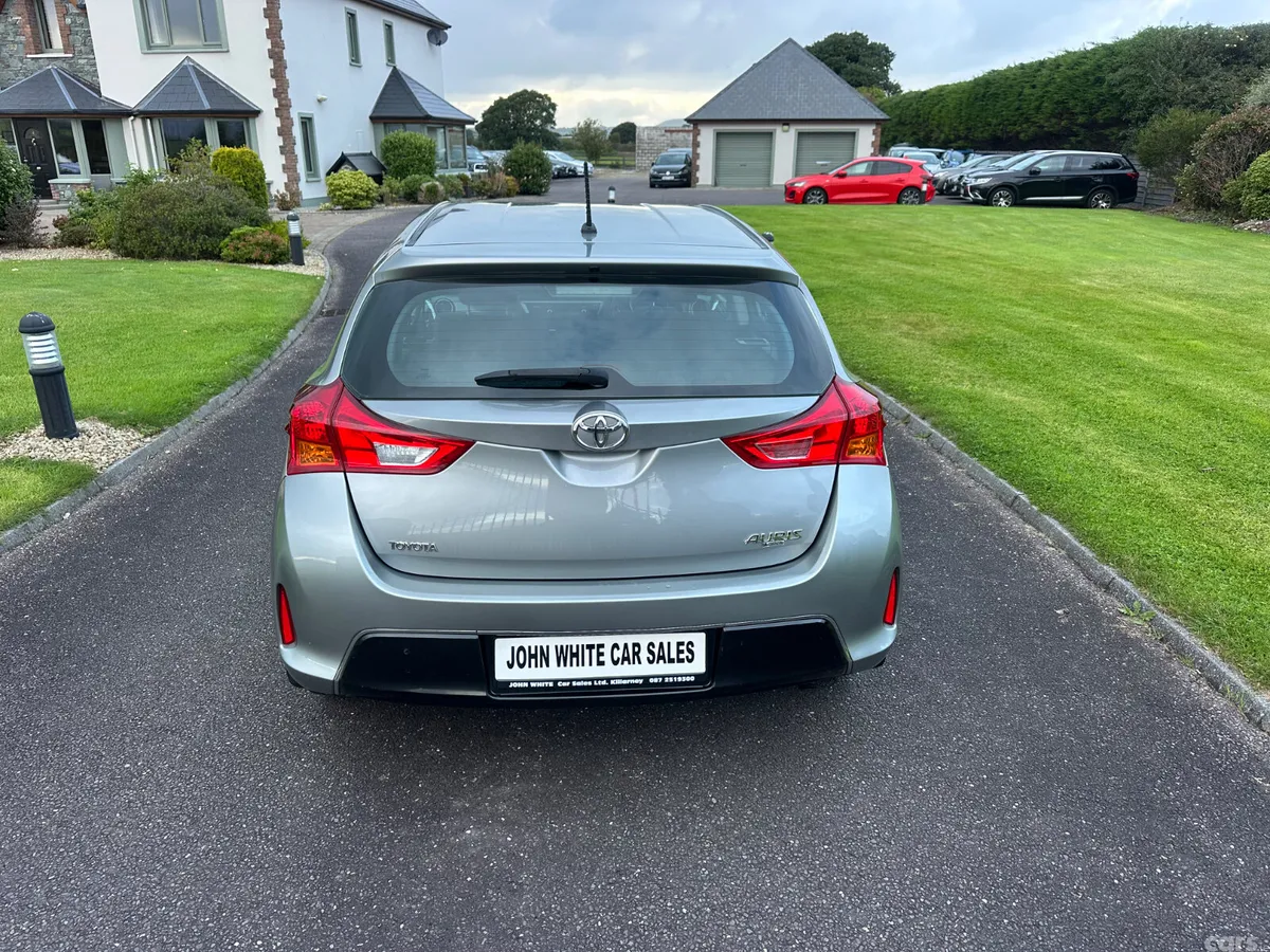 Toyota Auris Hatchback, Diesel, 2015, Grey