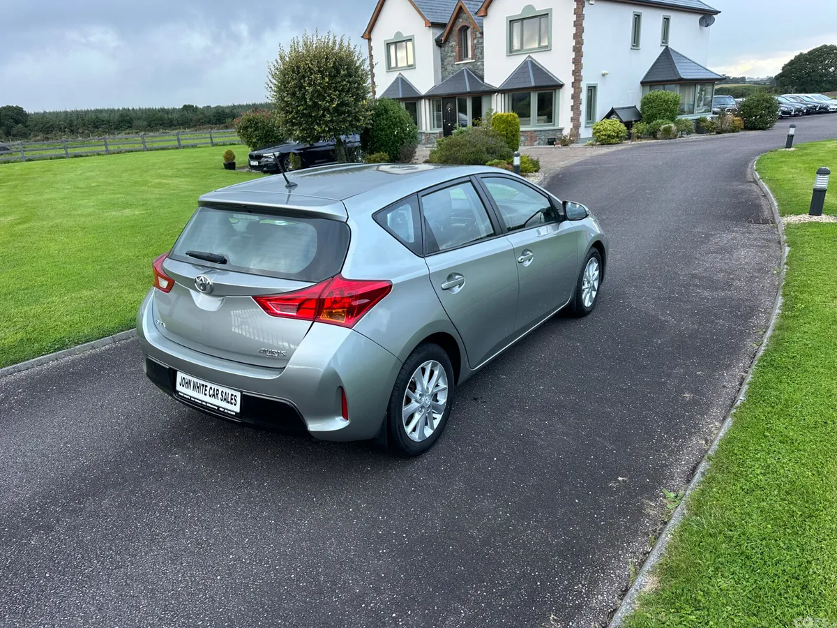 Toyota Auris Hatchback, Diesel, 2015, Grey
