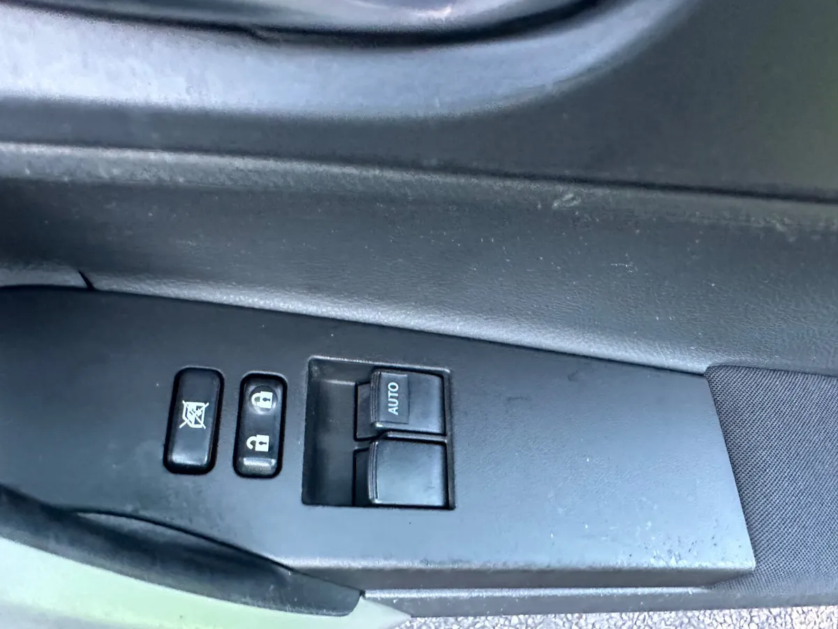 Toyota Auris Hatchback, Diesel, 2015, Grey