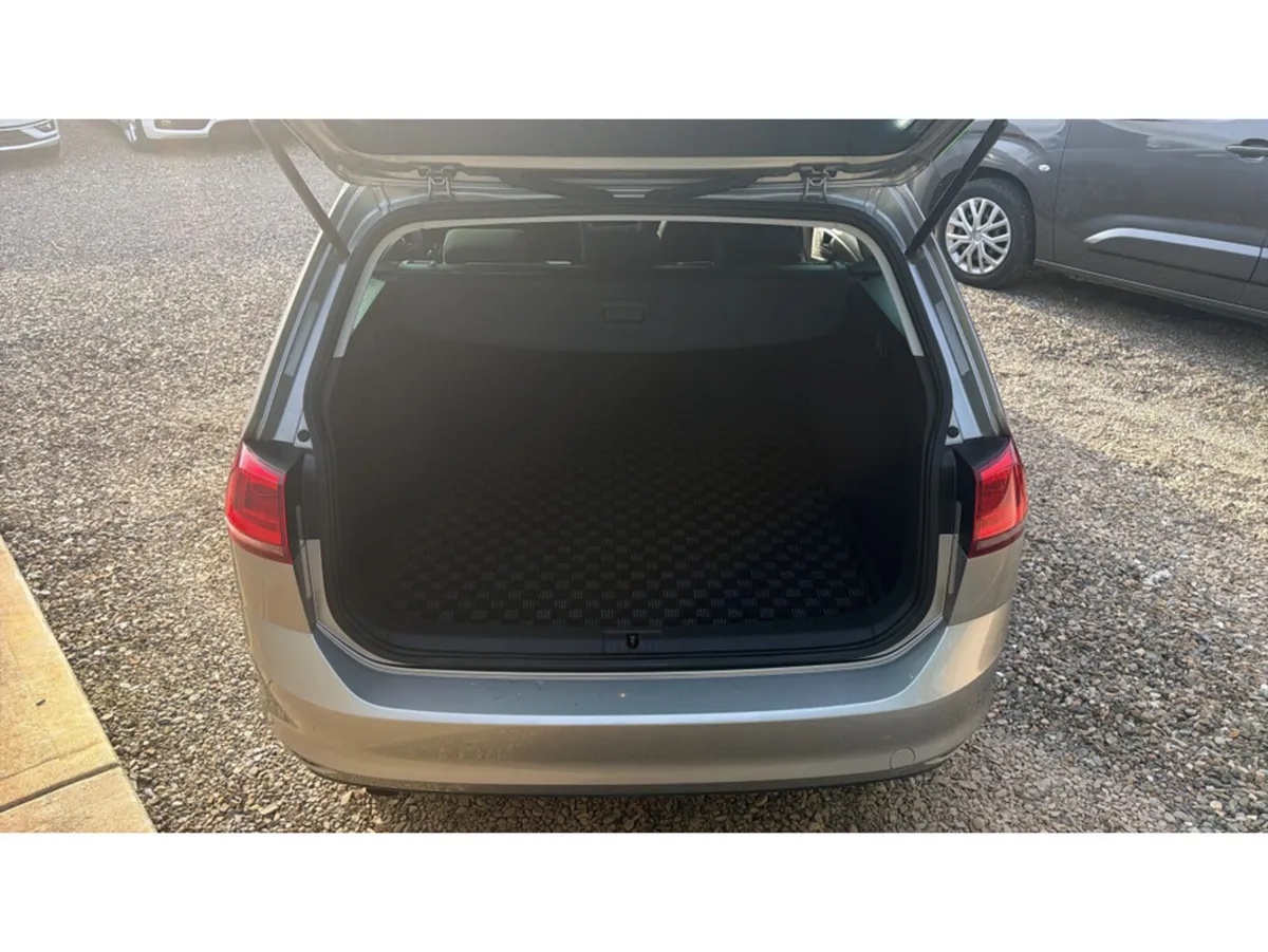 Volkswagen Golf Estate, Petrol, 2017, Silver