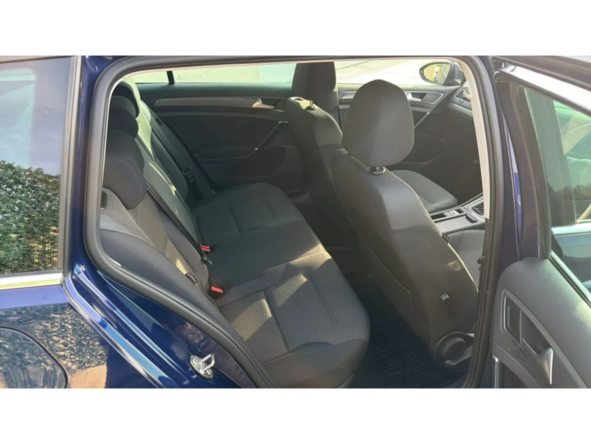 Volkswagen Golf Estate, Petrol, 2019, Blue