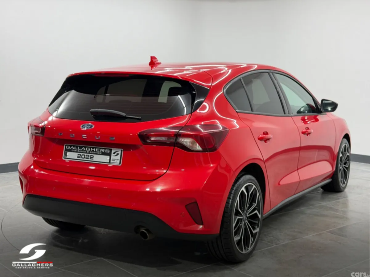 Ford Focus Hatchback, Diesel, 2022, Red
