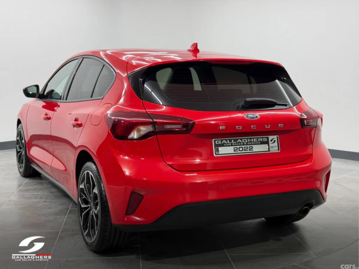 Ford Focus Hatchback, Diesel, 2022, Red