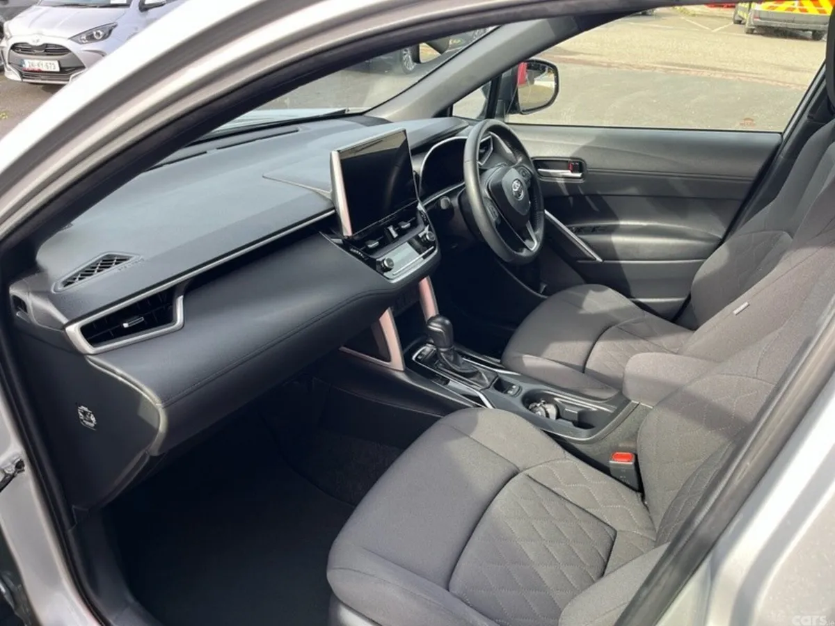 Toyota Corolla Cross Hatchback, Petrol Hybrid, 2023, Silver