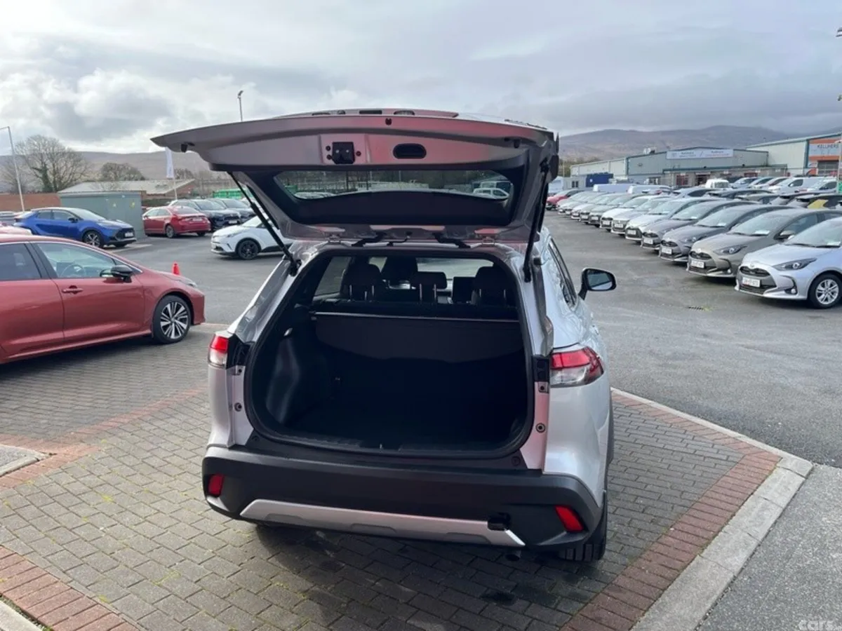 Toyota Corolla Cross Hatchback, Petrol Hybrid, 2023, Silver