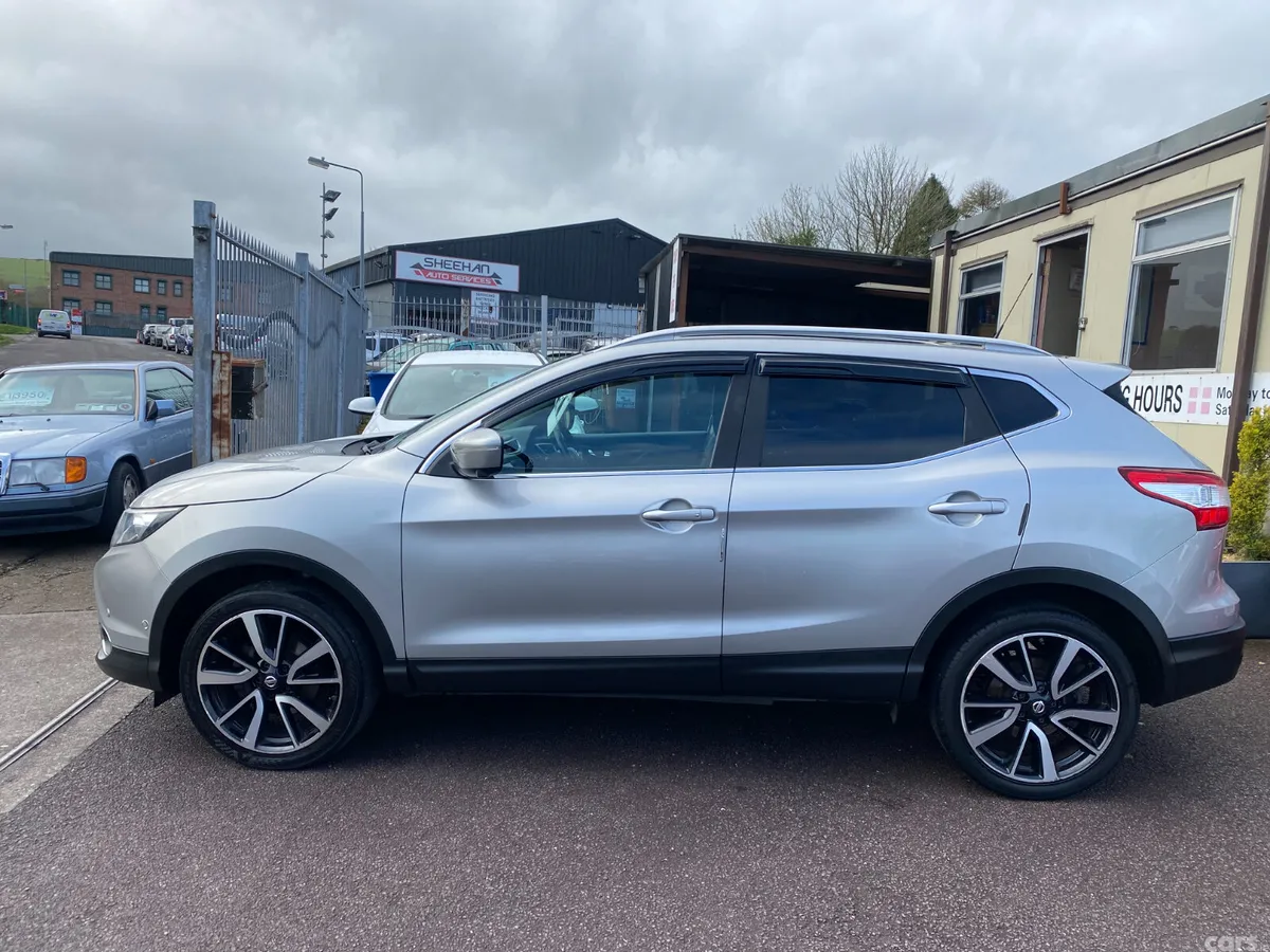 Nissan Qashqai Hatchback, Diesel, 2014, Silver