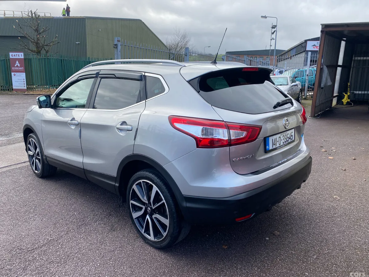 Nissan Qashqai Hatchback, Diesel, 2014, Silver