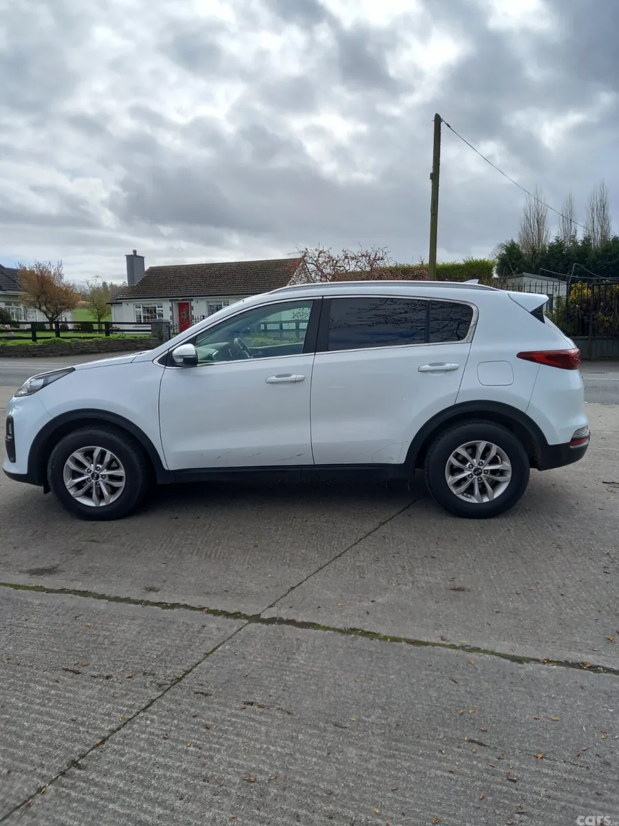 Kia Sportage SUV, Diesel Hybrid, 2021, White