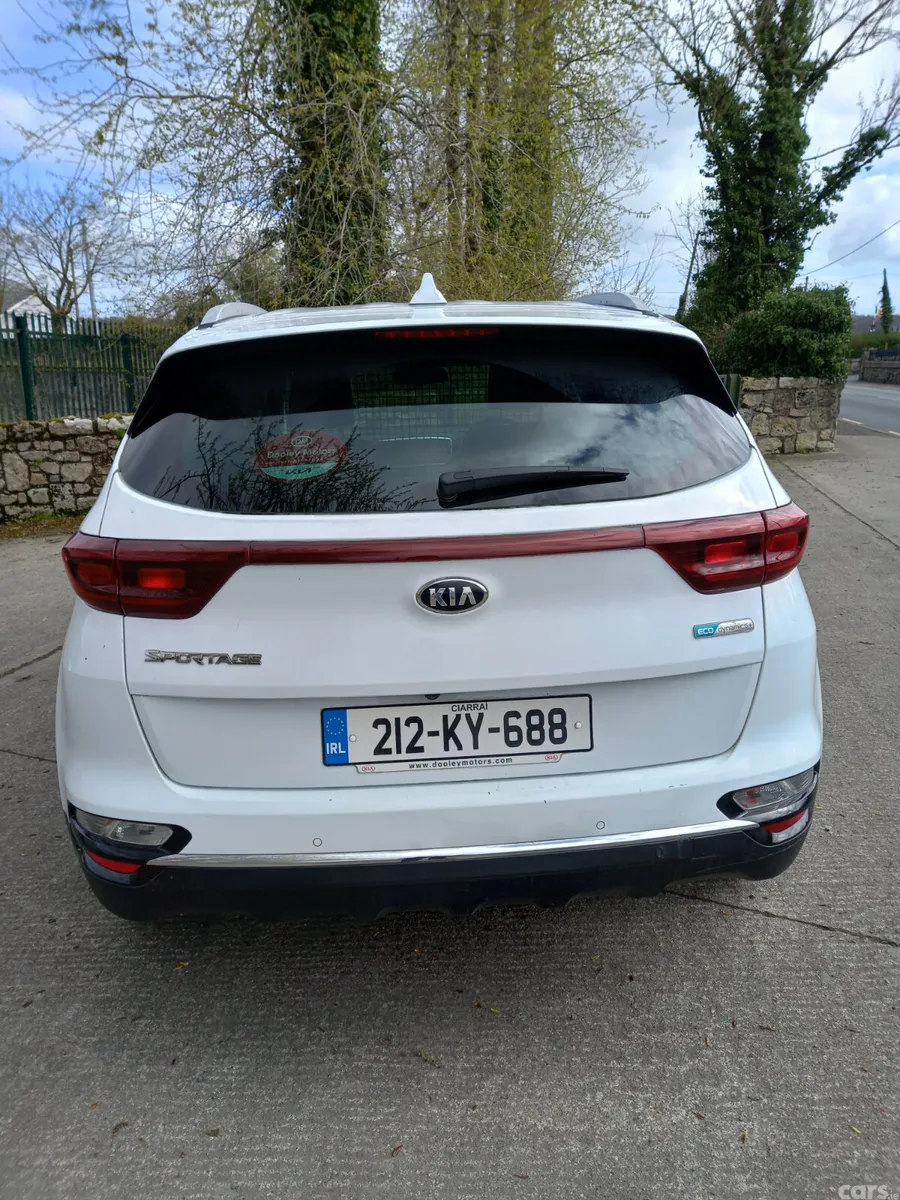 Kia Sportage SUV, Diesel Hybrid, 2021, White